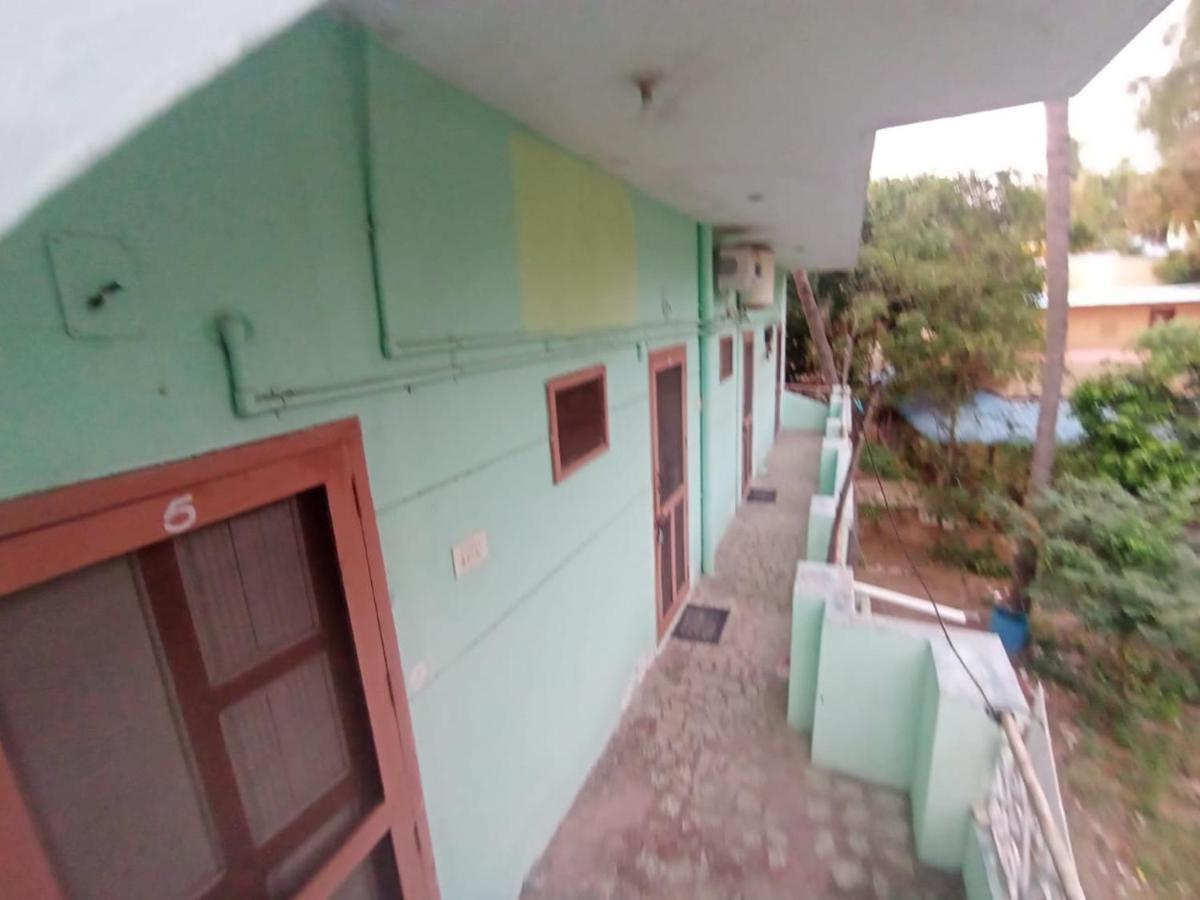 Sri Shankaraa Guest House Tiruvannāmalai Екстериор снимка